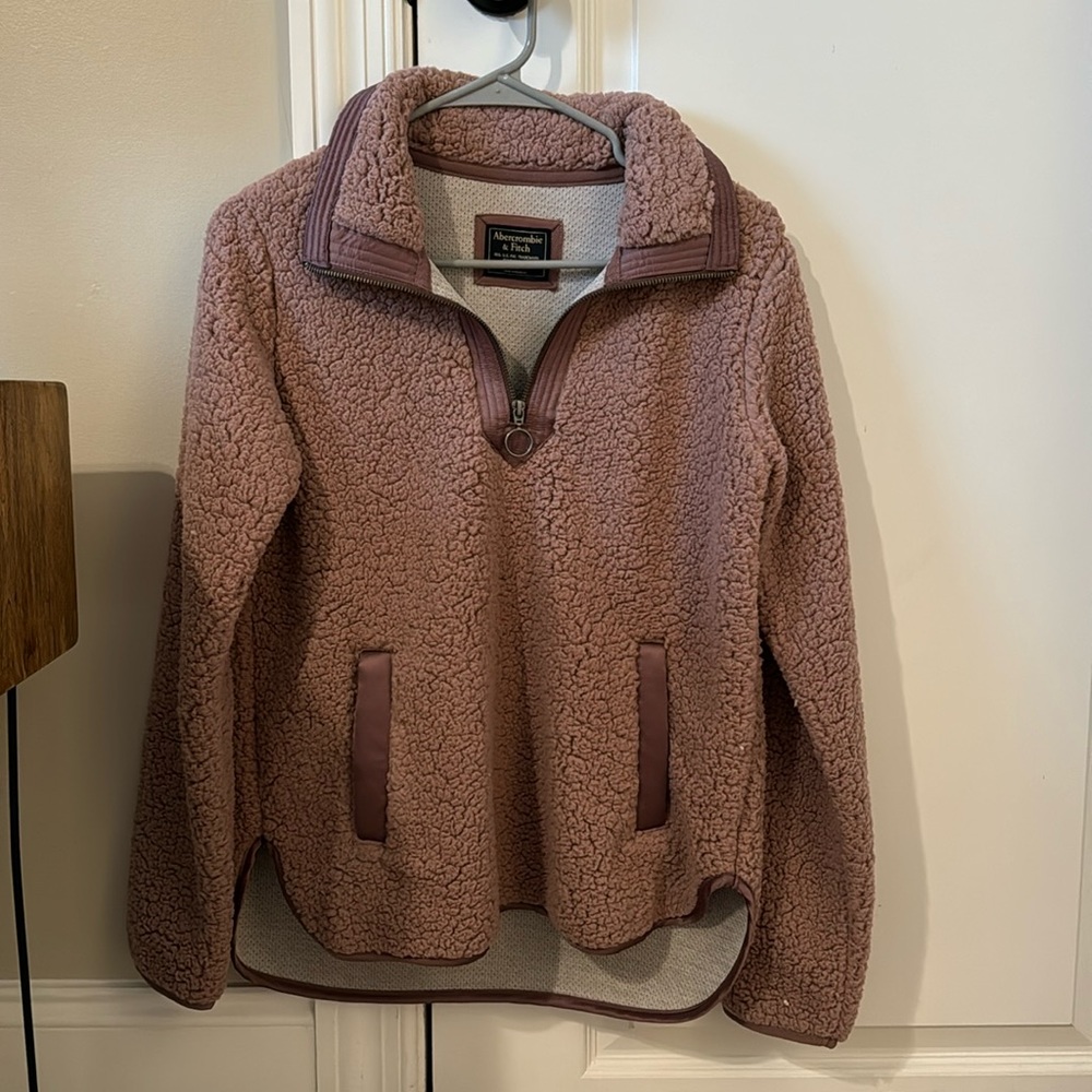 Abercrombie & Fitch Cozy Sherpa pullover fleece. Women’s XS